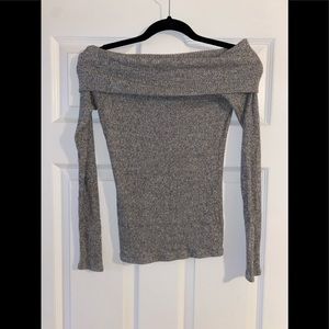Thin sweater